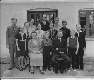 Anna og Niels Peter Jrgensens familie.jpg